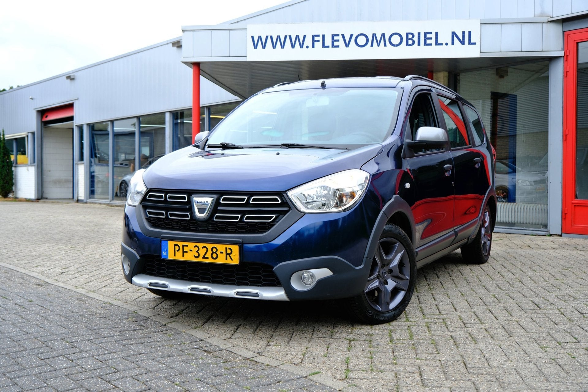 Dacia Lodgy 1.2 TCe Série Limitée Stepway Navi|Airco|Cruis, Auto's, Voorwielaandrijving, Gebruikt, Euro 6, Origineel Nederlands