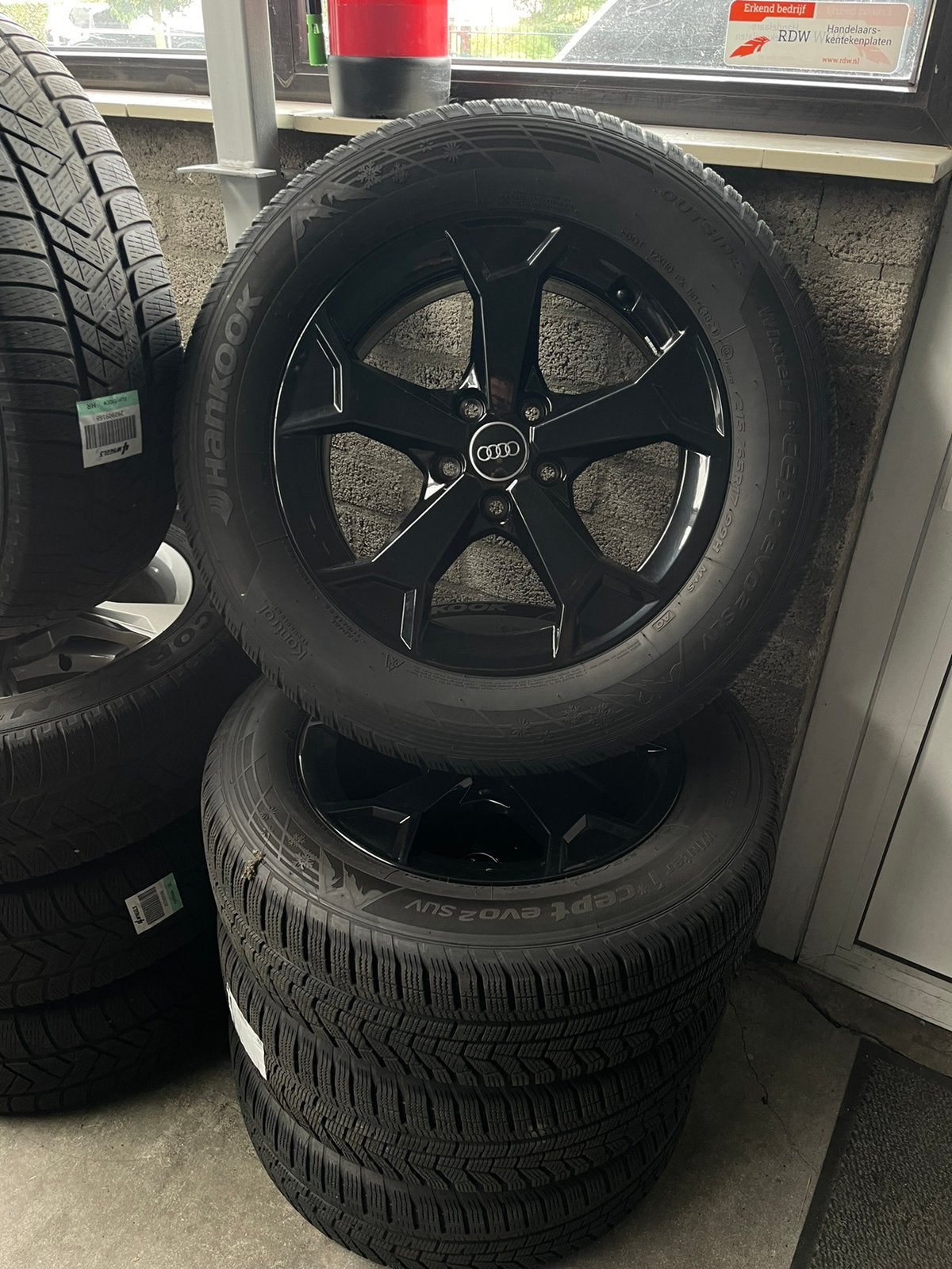 17” Audi Q3 set Winterwielen/Winterset Hankook 235/55R19, Auto-onderdelen, Banden en Velgen, 18 inch, Banden en Velgen, 235 mm