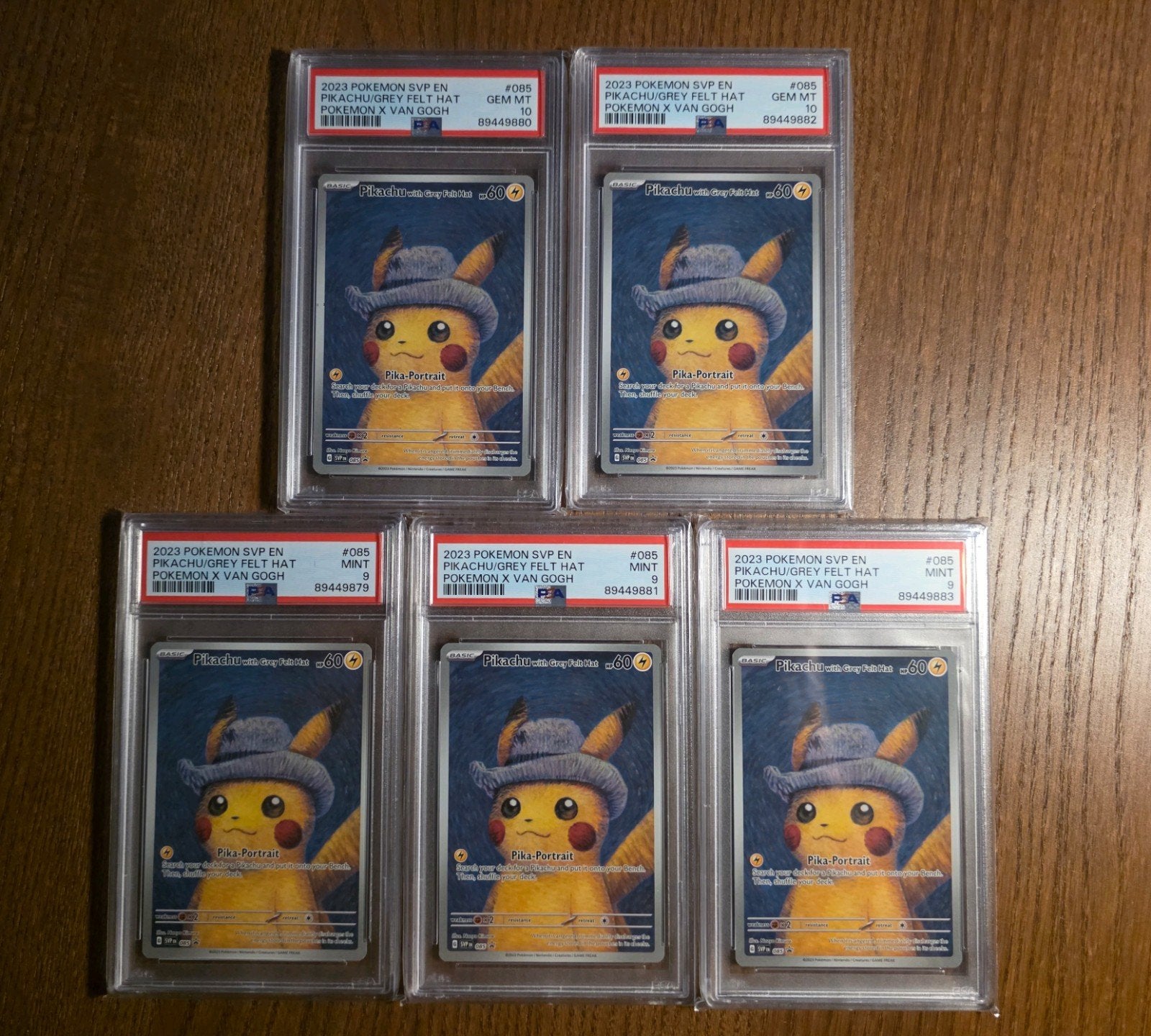 Pokémon | Pikach Grey Felt Hat Van Gogh | PSA 10 (2x) 9 (3x), Ophalen of Verzenden, Nieuw, Losse kaart