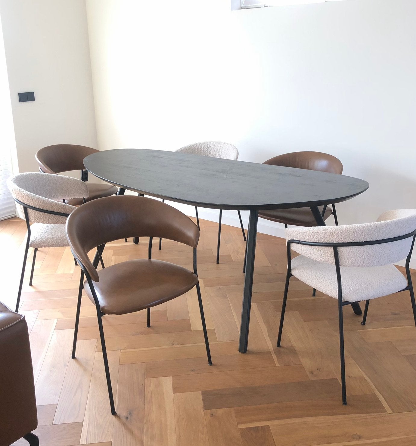 Luxe zwarte design eettafel met 6 stoelen, Ophalen, Eikenhout, 200 cm of meer, Zo goed als nieuw