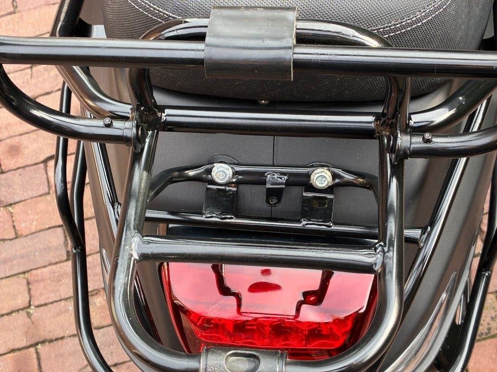 Foto 15 van Scooter 45km La souris Sourini R BJ 2023 in goede staat €725