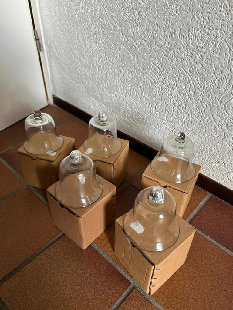 Moderne Kroonluchter met Glazen Kappen en Kristallen, Ophalen, Zo goed als nieuw, Glas