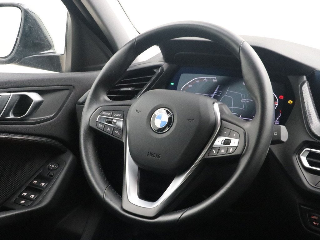 BMW 1 Serie 118i Sportline (bj 2021, automaat), Auto's, BMW, 136 pk, Gebruikt, Met garantie (alle), Automatische klimaatregeling