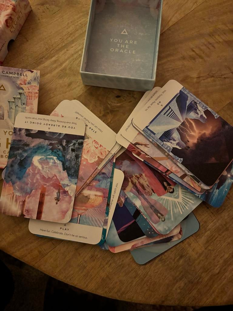 Work Your Light Oracle Cards - Rebecca Campbell, Ophalen of Verzenden, Zo goed als nieuw, Spiritualiteit algemeen, Overige typen