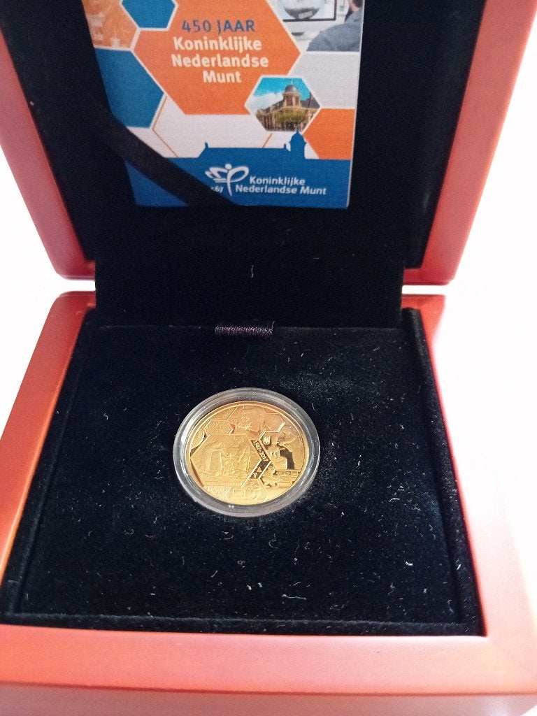 Gouden penning 450 jaar Koninklijke Nederlandse Munt, Postzegels en Munten, Penningen en Medailles, Ophalen of Verzenden, Goud