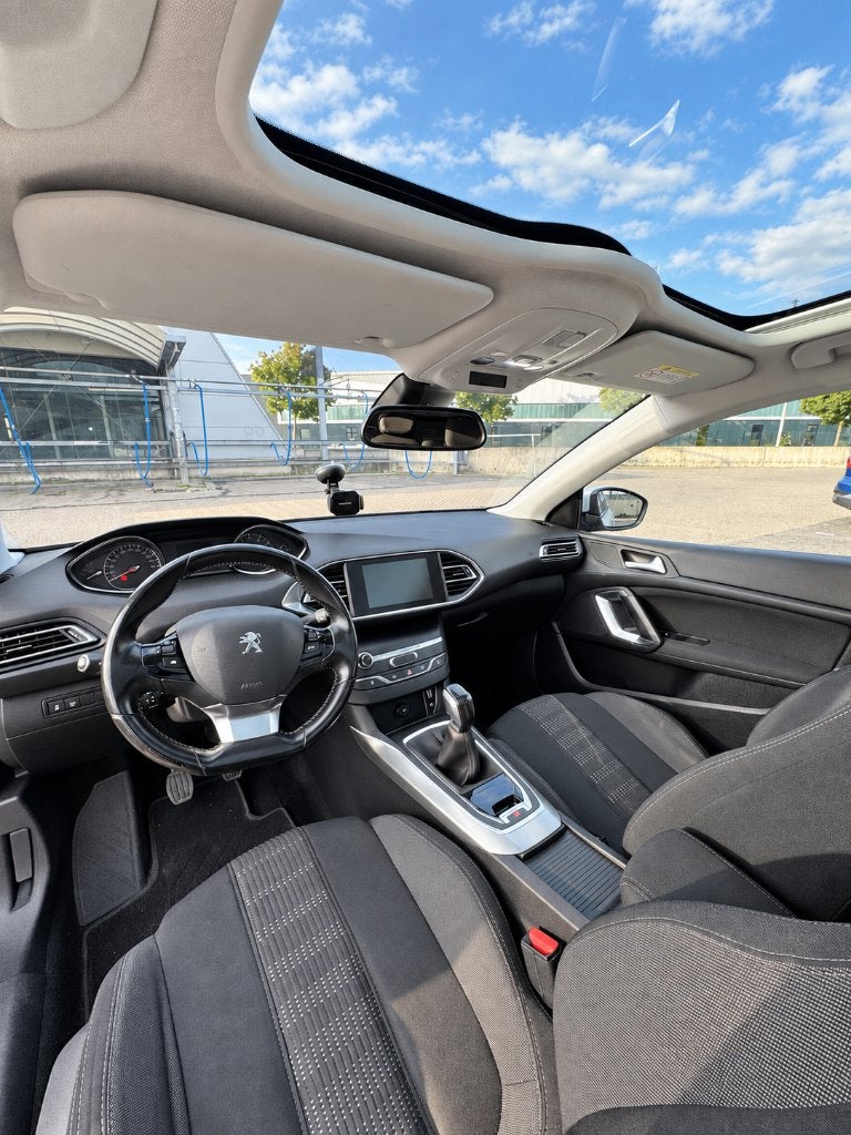 Peugeot 308 1.2E-THP 81/110 5-D 2016 Wit, Voorwielaandrijving, 1199 cc, 1055 kg, Origineel Nederlands
