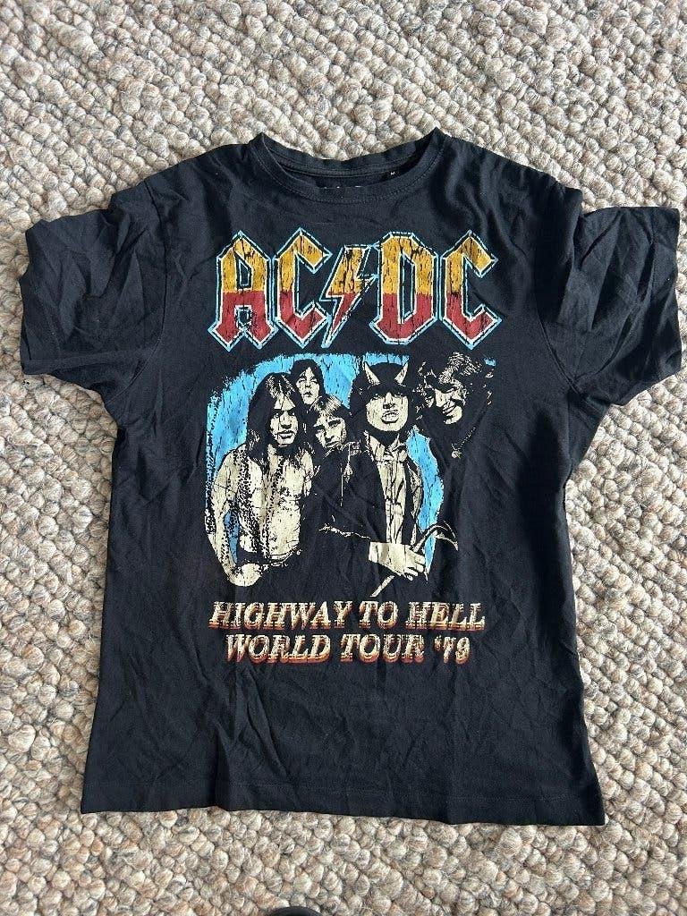 T-shirt ACDC rockband tourshirt Maat M kastopruiming, Ophalen of Verzenden, Zo goed als nieuw, Maat 48/50 (M), Zwart