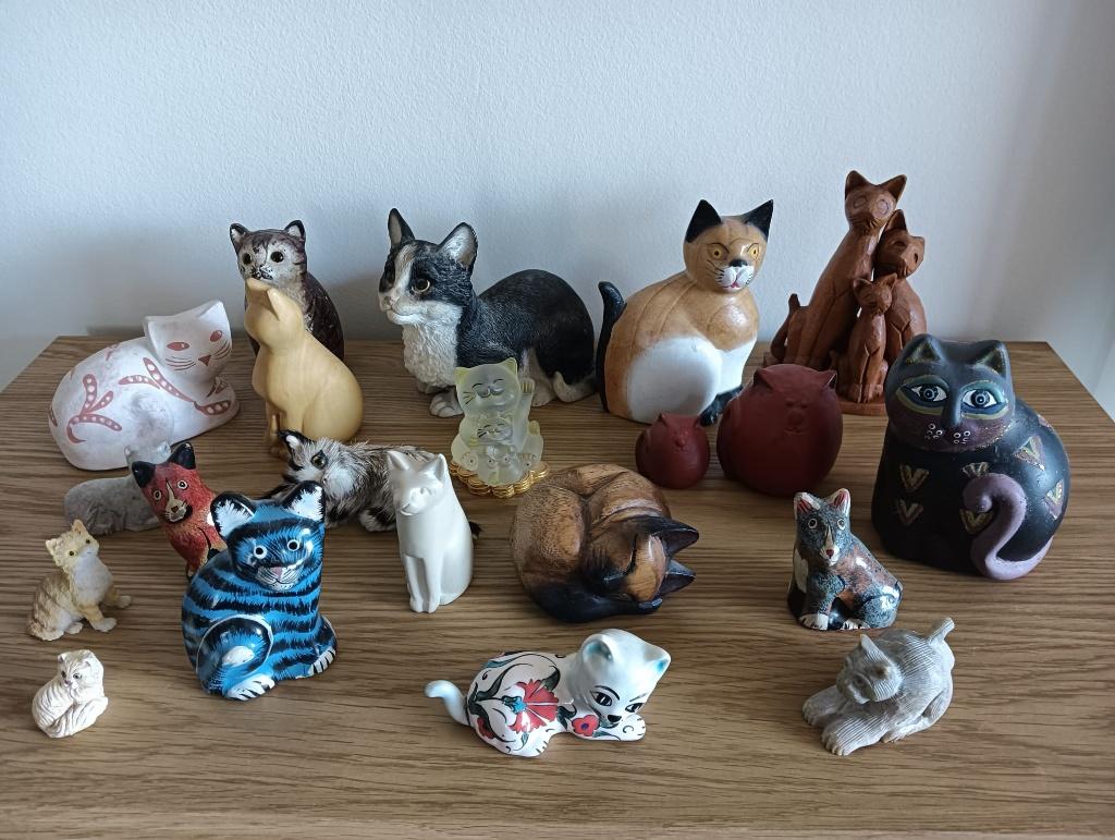 Groep kattenbeeldjes, Verzamelen, Beelden en Beeldjes, Ophalen, Zo goed als nieuw, Dier