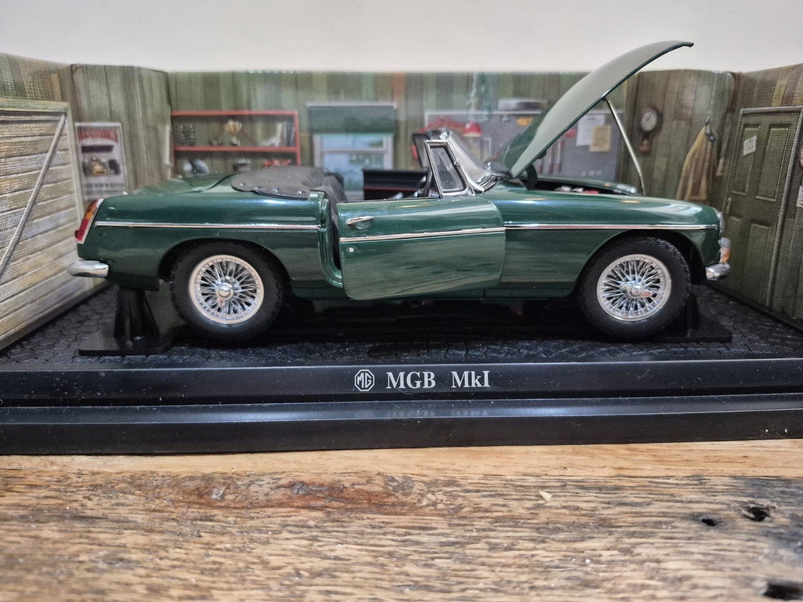 Kyosho MGB MK1 Modelwagen 1:18 - Groen, Ophalen of Verzenden, Zo goed als nieuw, Auto