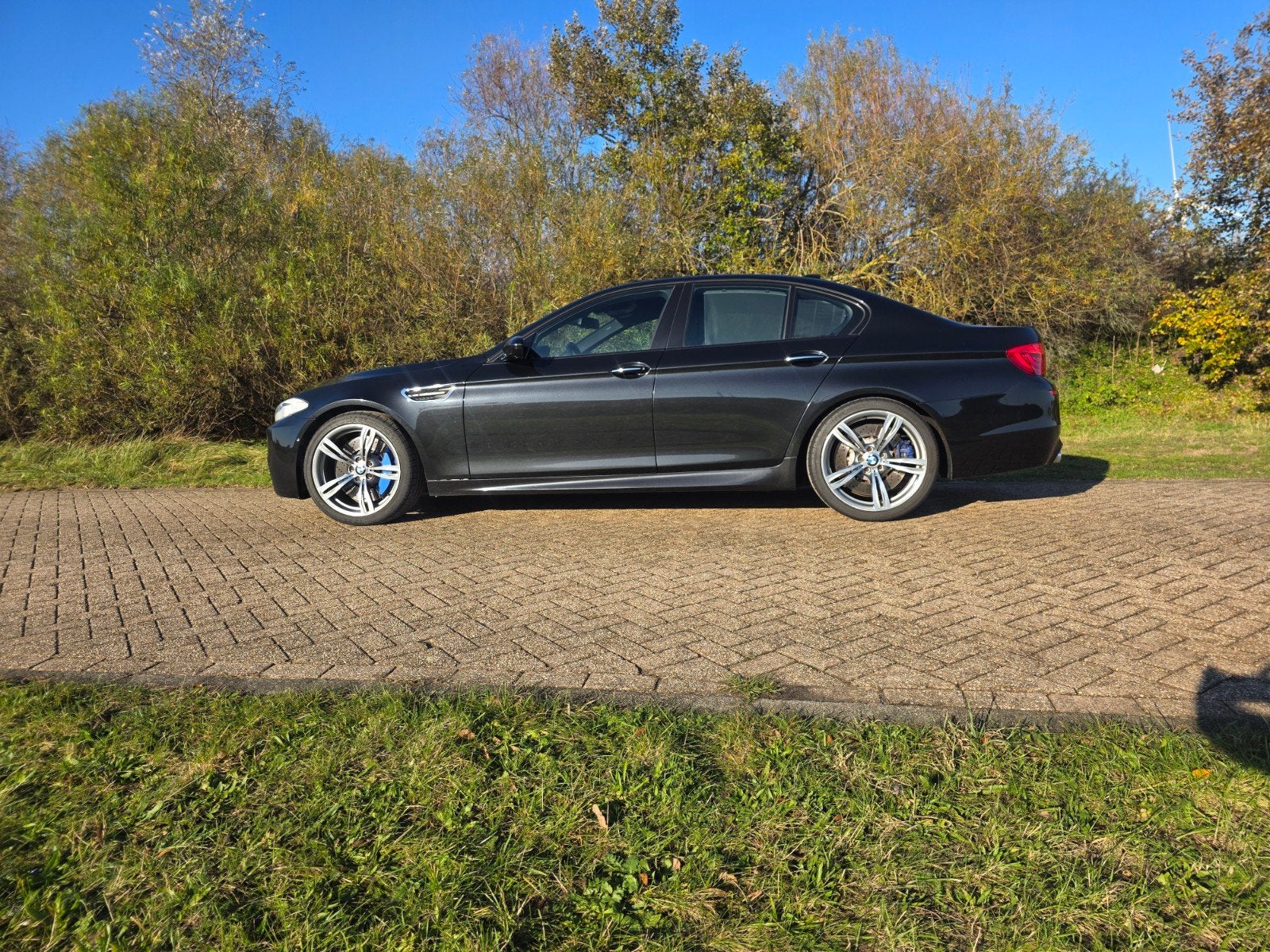 BMW 5-Serie M5 TWINTURBO V8 560PK 2012  NAP, Auto's, BMW, Automaat, Euro 5, Achterwielaandrijving, 2000 kg