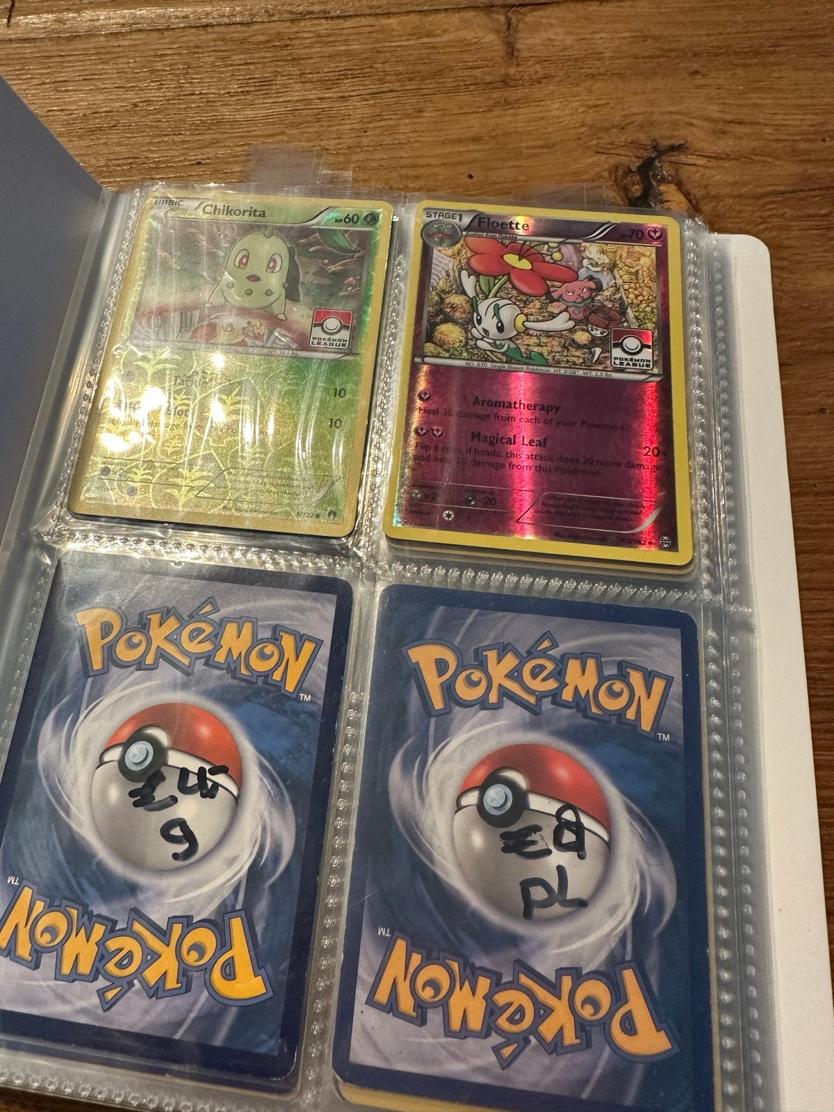 Pokémon map met diverse kaarten, Ophalen of Verzenden, Gebruikt, Meerdere kaarten, Foil