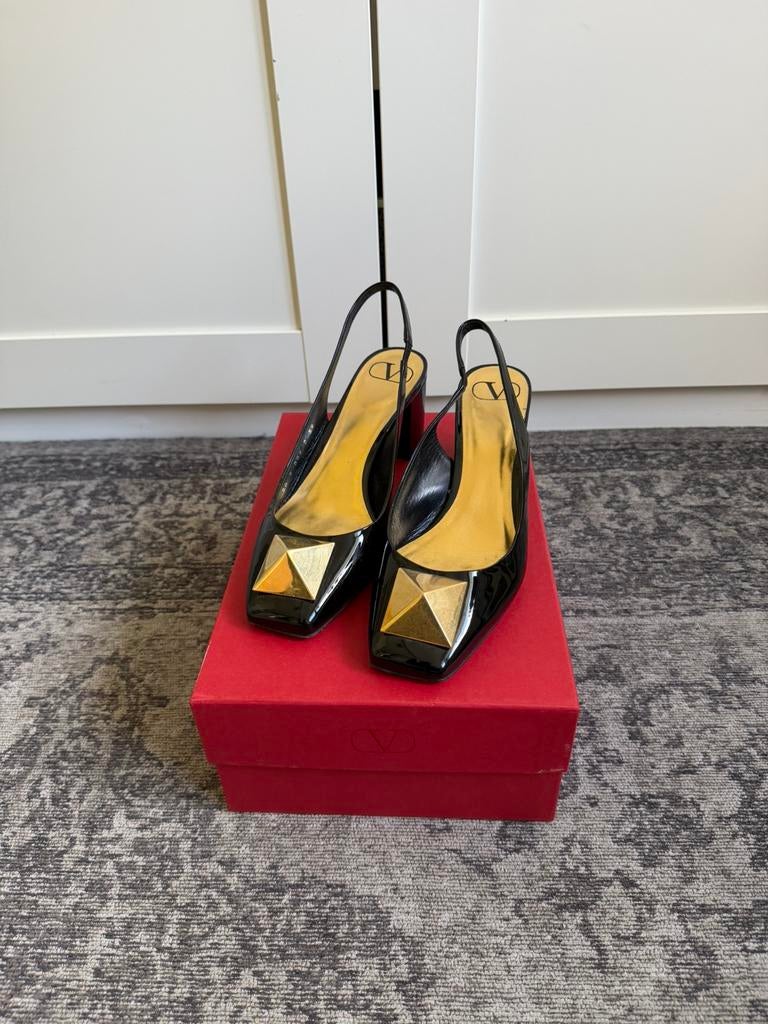 Valentino one stud hakken maat 39, Ophalen of Verzenden, Zo goed als nieuw, Zwart