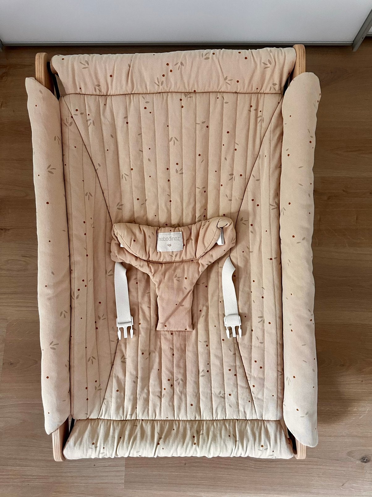 Nobodinoz Growing Green Wipstoel / Baby Rocker – Bloom Pink, Kinderen en Baby's, Overige merken, Gebruikt, Wipstoel, Ophalen of Verzenden