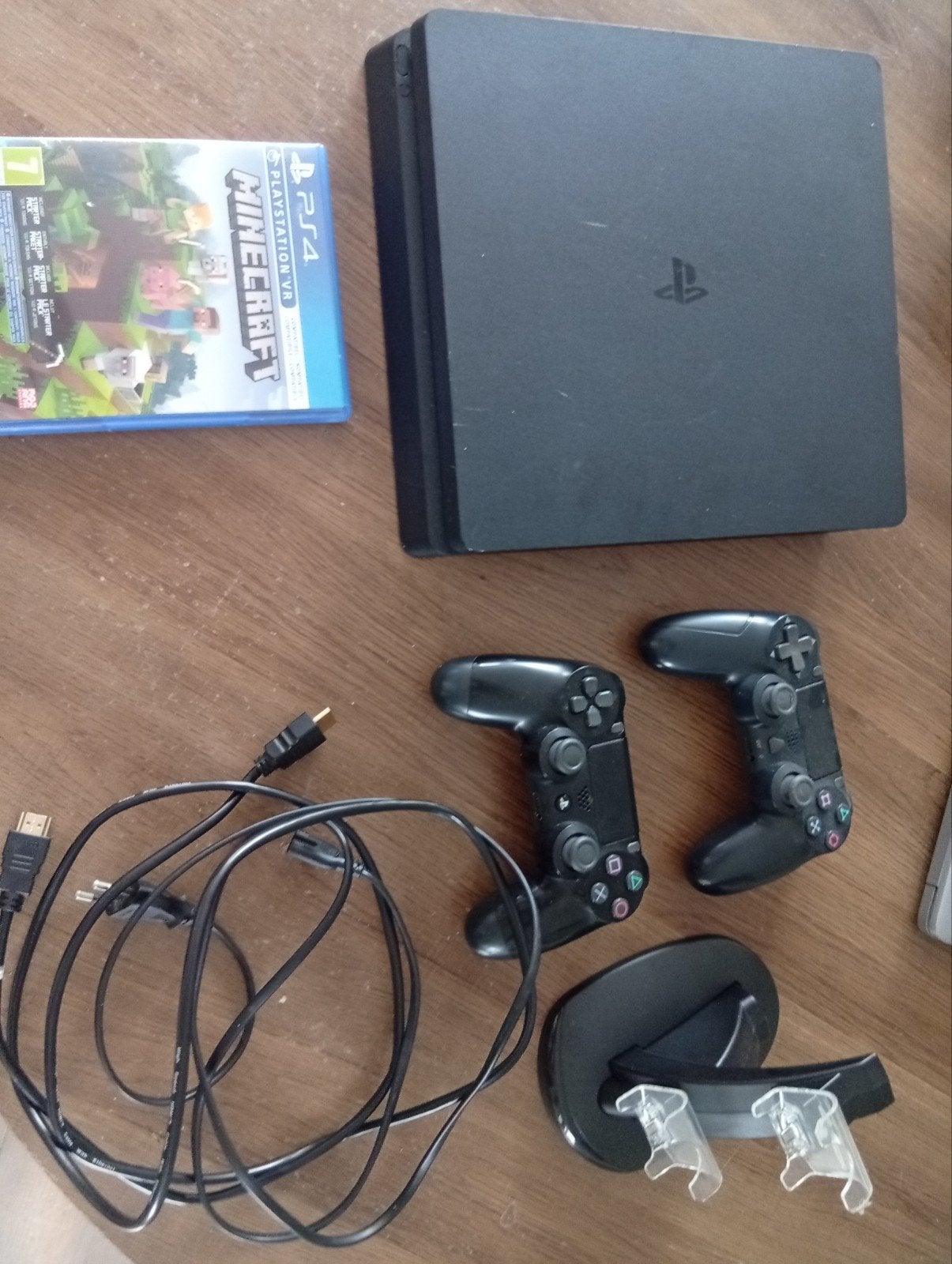 PlayStation 4 Slim met 2 controllers en Minecraft, Spelcomputers en Games, Spelcomputers | Sony PlayStation Vita, Ophalen, Gebruikt