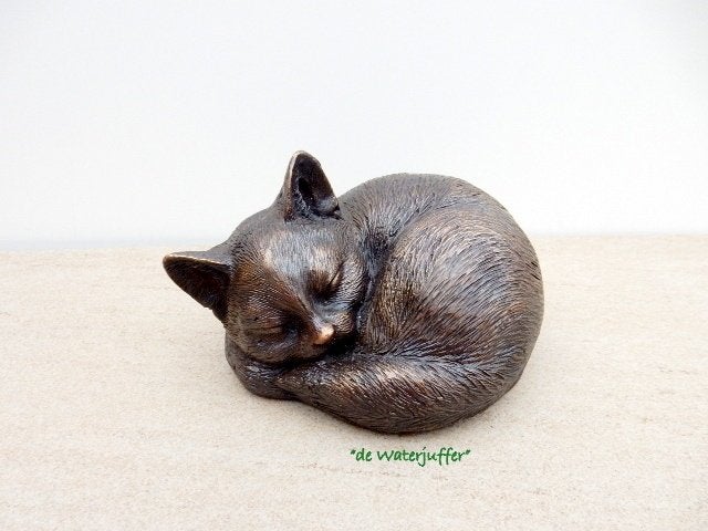 093* Bronzen slapend poesje (boven €75 geen verzendkosten), Ophalen of Verzenden, Nieuw, Overige materialen, Dierenbeeld