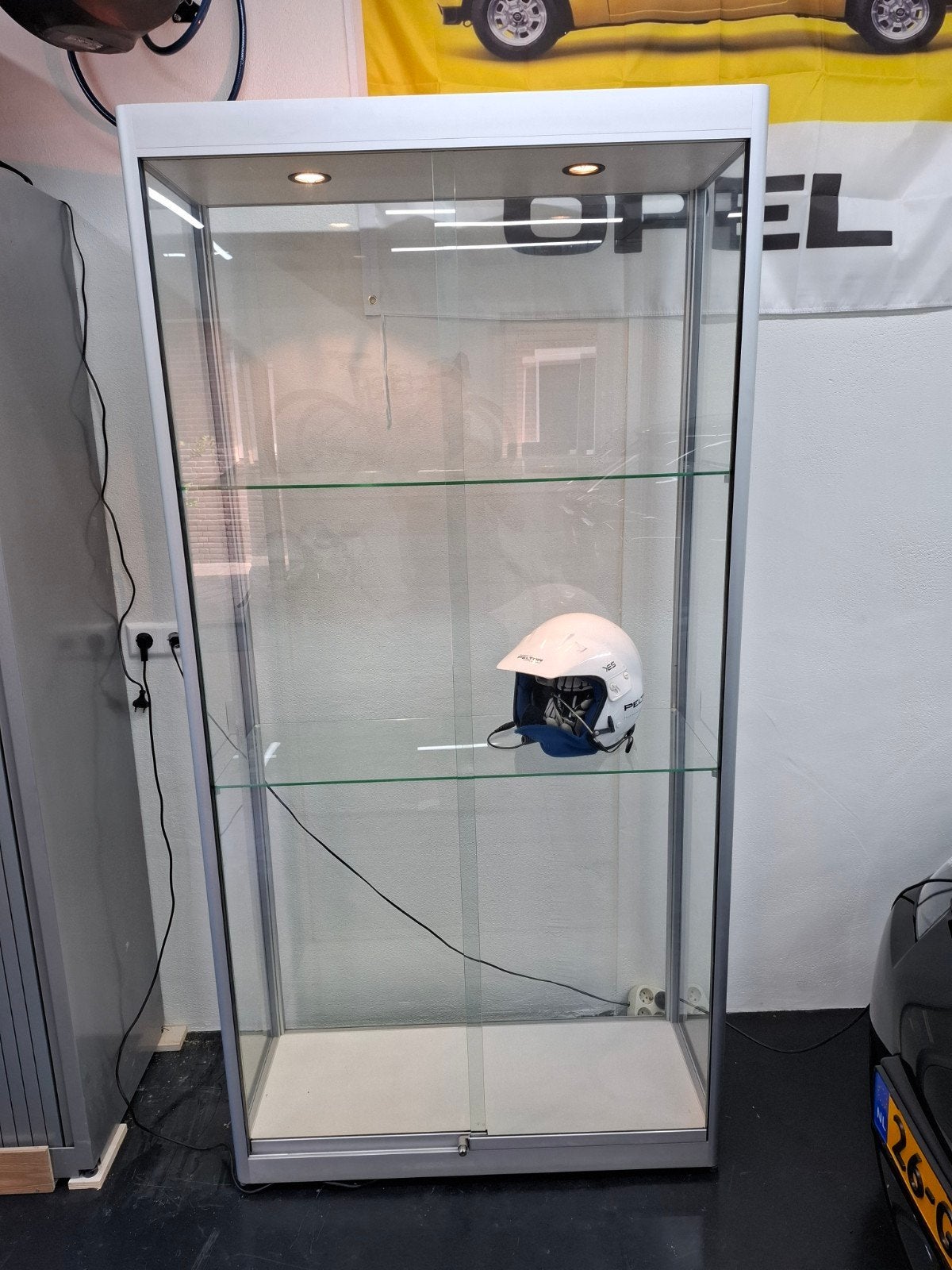 Glazen vitrinekast met verlichting en slot Vitrine, Ophalen, Met deur(en), 200 cm of meer, 50 tot 100 cm