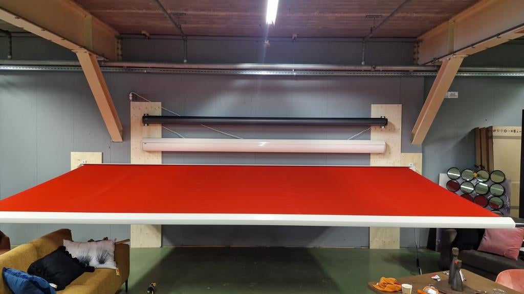Knikarmscherm | zonnescherm | uitvalscherm 550 x 250, Ophalen, Keu of Ballen, Husol, Husol