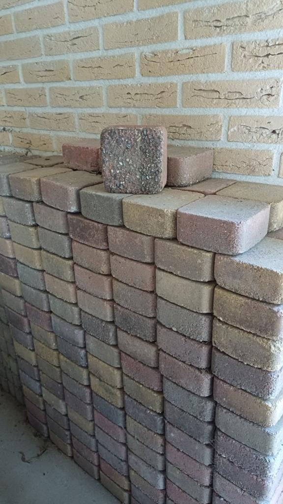 Gebruikte koppelstones, diverse vormen en maten, Ophalen, Gebruikt, Beton, Klinkers