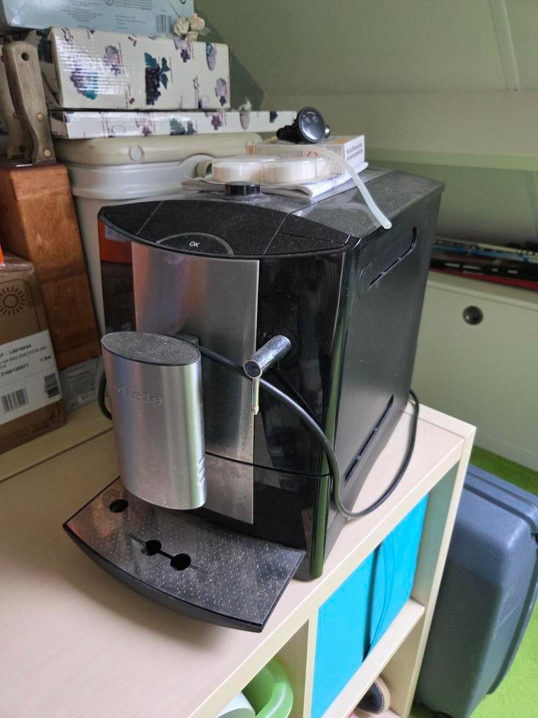 Miele koffiemachine voor de handige doe-het-zelver, Stoompijpje, Koffiemachine, Niet werkend, 4 tot 10 kopjes
