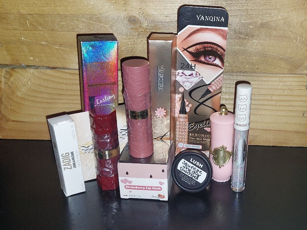 9 delig beauty/ lush/ lipstick/ cosmetic pakket, Verzenden, Nieuw, Gehele gezicht, Make-up