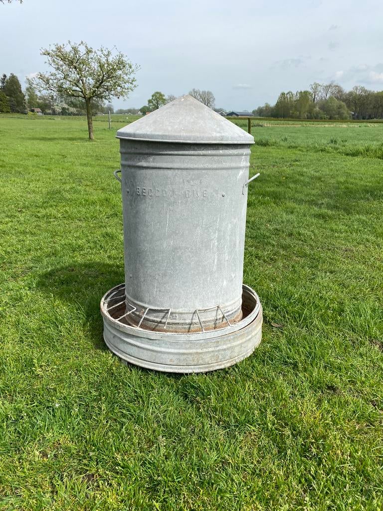 Kuppenvoersilo - zink, Ophalen, Gebruikt, Drinken en Voederen