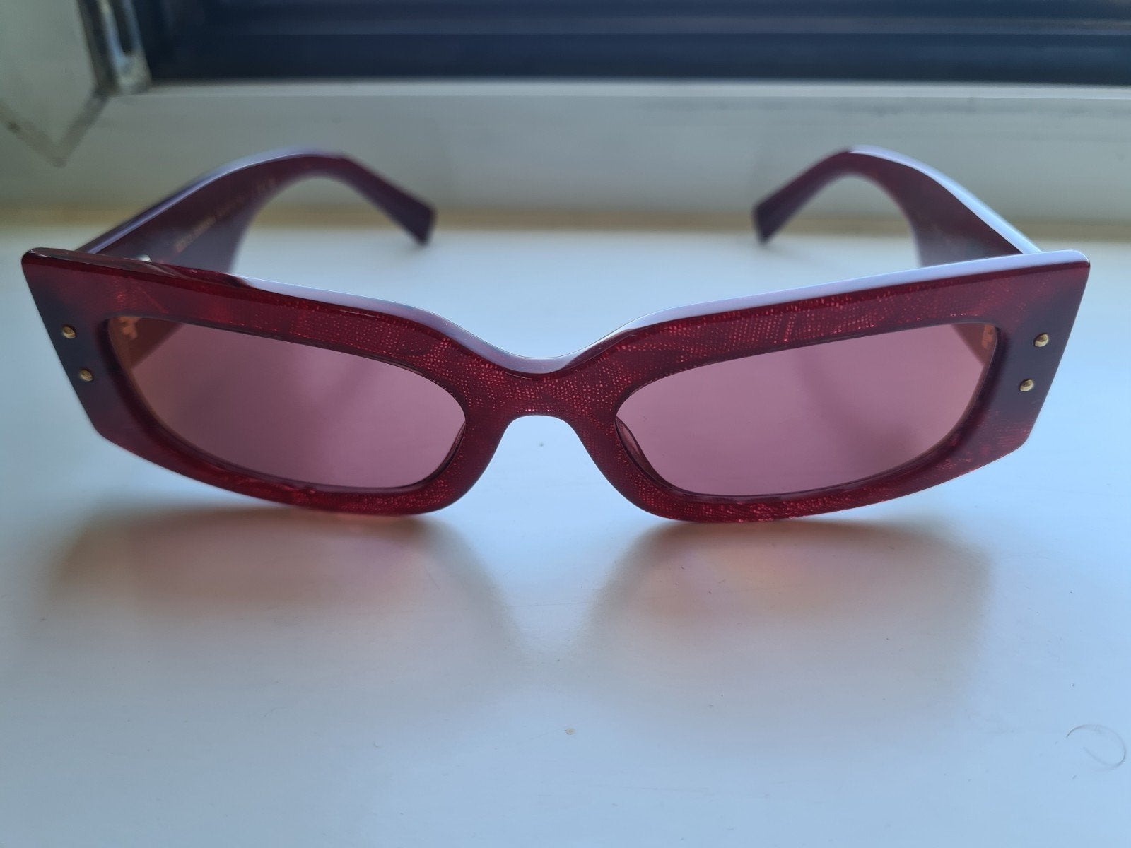 Dolce & Gabbana Zonnebril - Bordeauxrood, Zonnebril, Ophalen of Verzenden, Zo goed als nieuw, Dolce & Gabbana