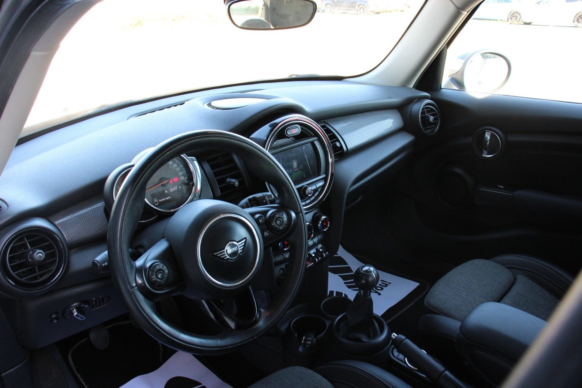 MINI 5-Deurs 1.5 Cooper Chili Business LED H-Leder Navi CarP, Auto's, Mini, Voorwielaandrijving, 1160 kg, 136 pk, Gebruikt
