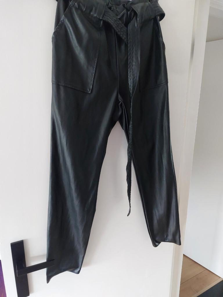 Nep leren broek, Kleding | Dames, Broeken en Pantalons, Maat 38/40 (M), Zwart, Ophalen of Verzenden, Zo goed als nieuw