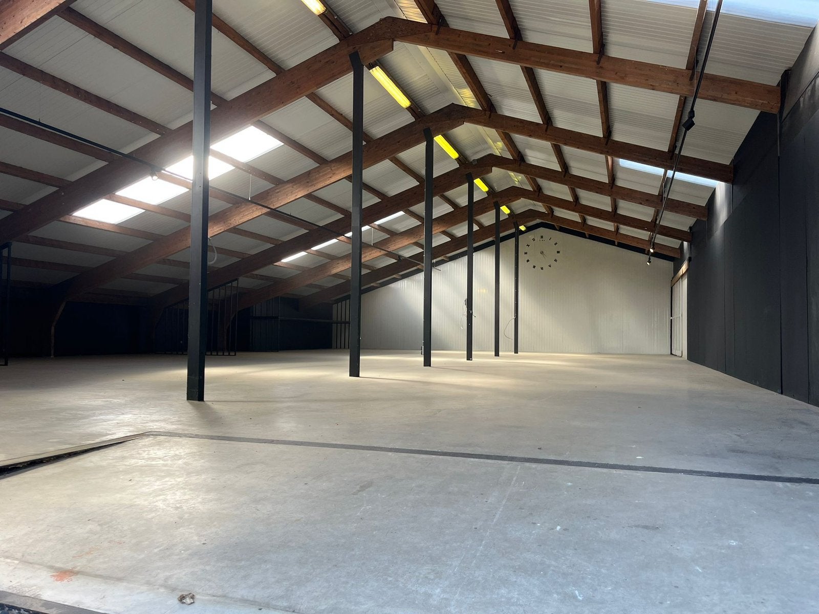 Bedrijfspand te huur Kaatsheuvel 375m2, Ophalen, Savoire, Ibfo, Info