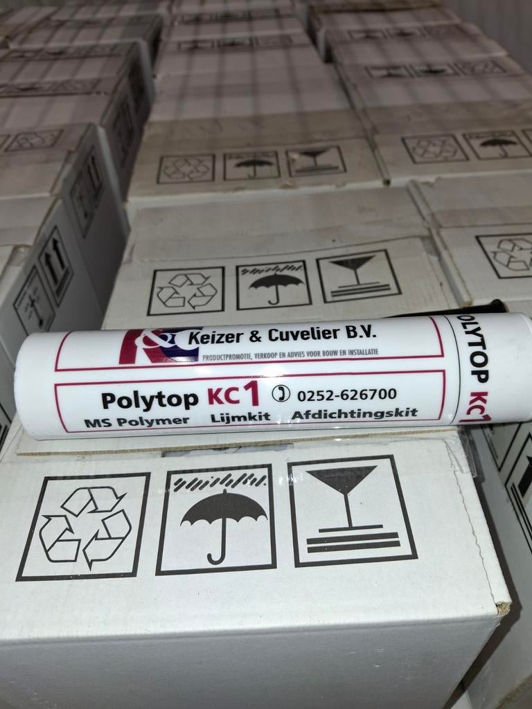 Pallet met 104 dozen witte MS polymeer kit, Zakelijke goederen, Partijgoederen en Retail | Franchising, Wederverkoop en Distributie