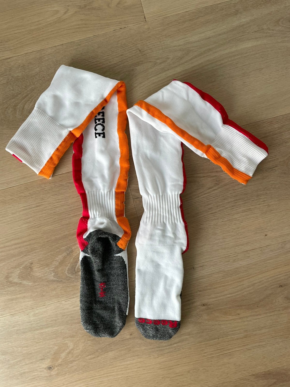 HC Oranje-rood hockey sokken wit maat 41-44, Sport en Fitness, Hockey, Ophalen, Zo goed als nieuw, Kleding