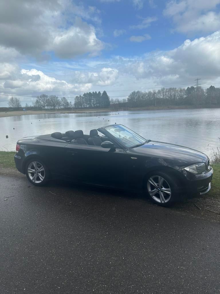 BMW 1-Serie 2.0 118I Cabrio 2008 Zwart, Auto's, 1-Serie, 1995 cc, Zwart, Cabriolet