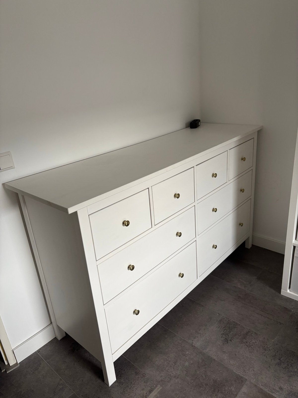 Ikea hemnes Witte ladekast met 8 laden en gouden knoppen, Ophalen, Gebruikt, 5 laden of meer, 100 tot 150 cm