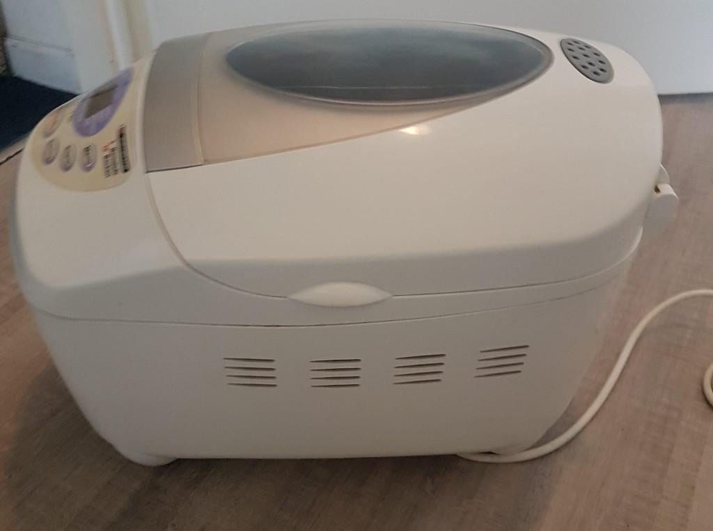 Broodbakmachine, Witgoed en Apparatuur, Broodbakmachines, Zo goed als nieuw, 1600 gram deeg of meer, Kijkvenster, Ophalen