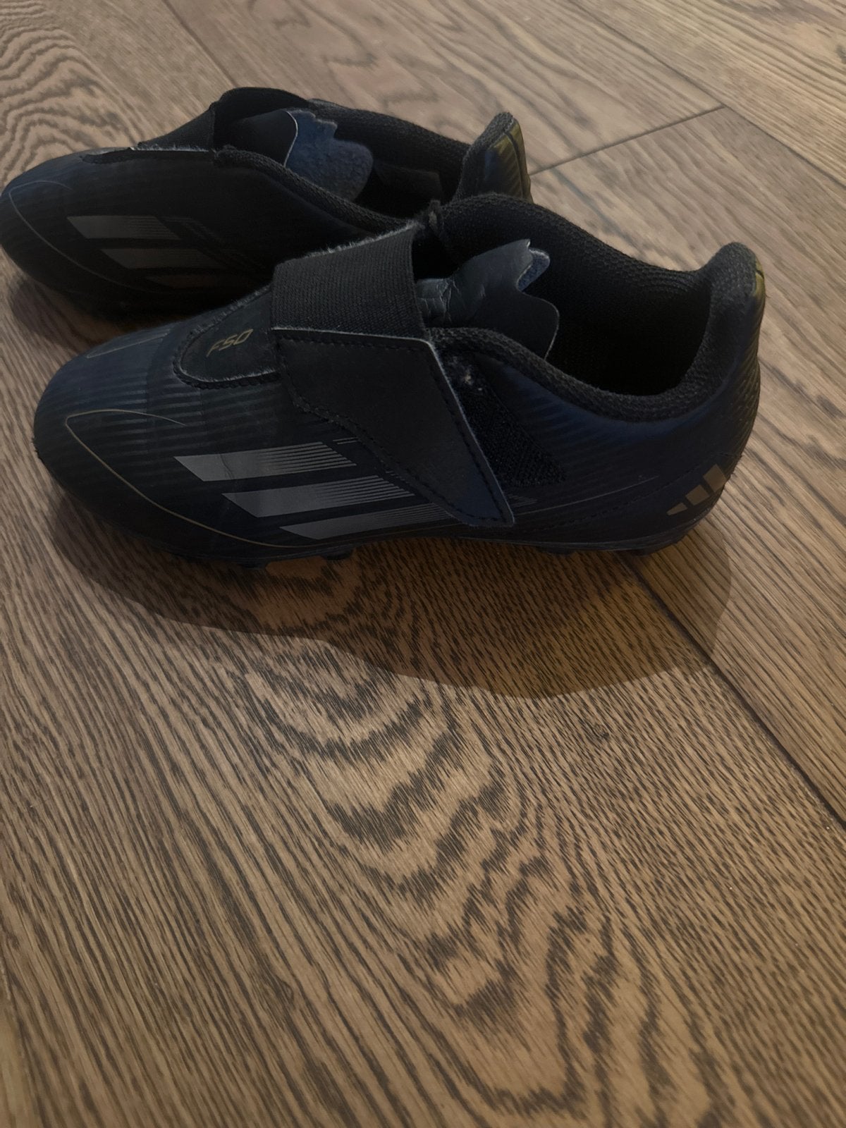 Adidas F50 voetbalschoenen voor kinderen, Maat XS of kleiner, Ophalen, Gebruikt, Schoenen
