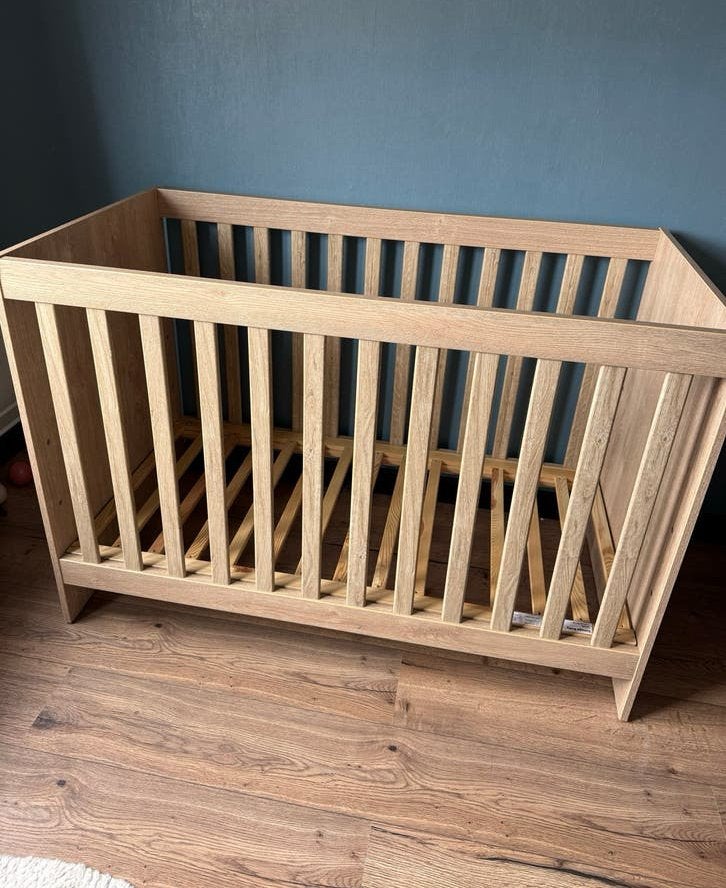 Europe baby ledikant, Ophalen, Zo goed als nieuw, Ledikant