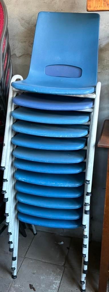 Stapelbare blauwe stoelen 12 stuks, Huis en Inrichting, Ophalen, Kunststof, Gebruikt, Blauw