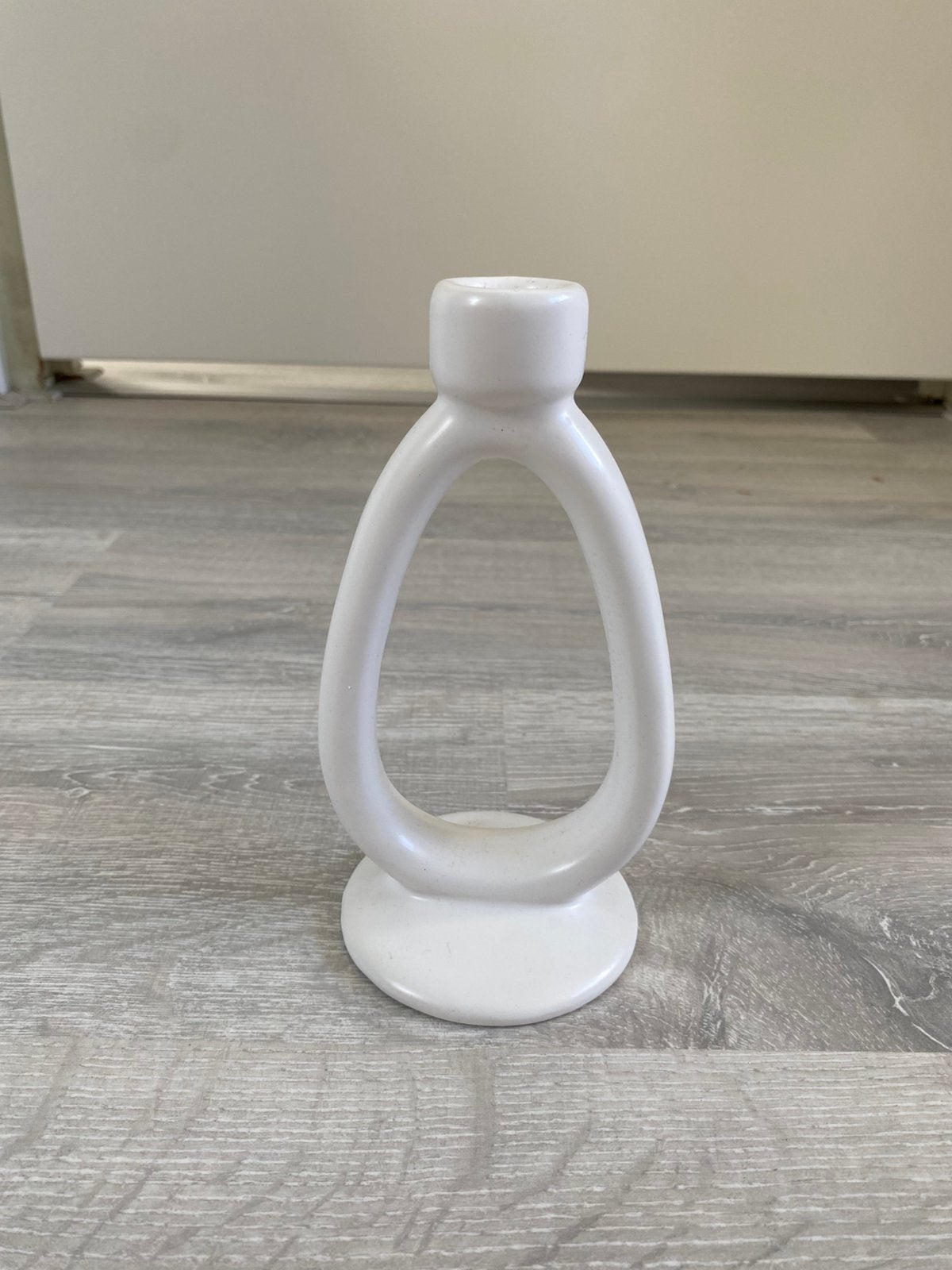 Witte keramieken japandi kandelaar organische vorm, 19 cm, Wit, Nieuw, Ophalen of Verzenden