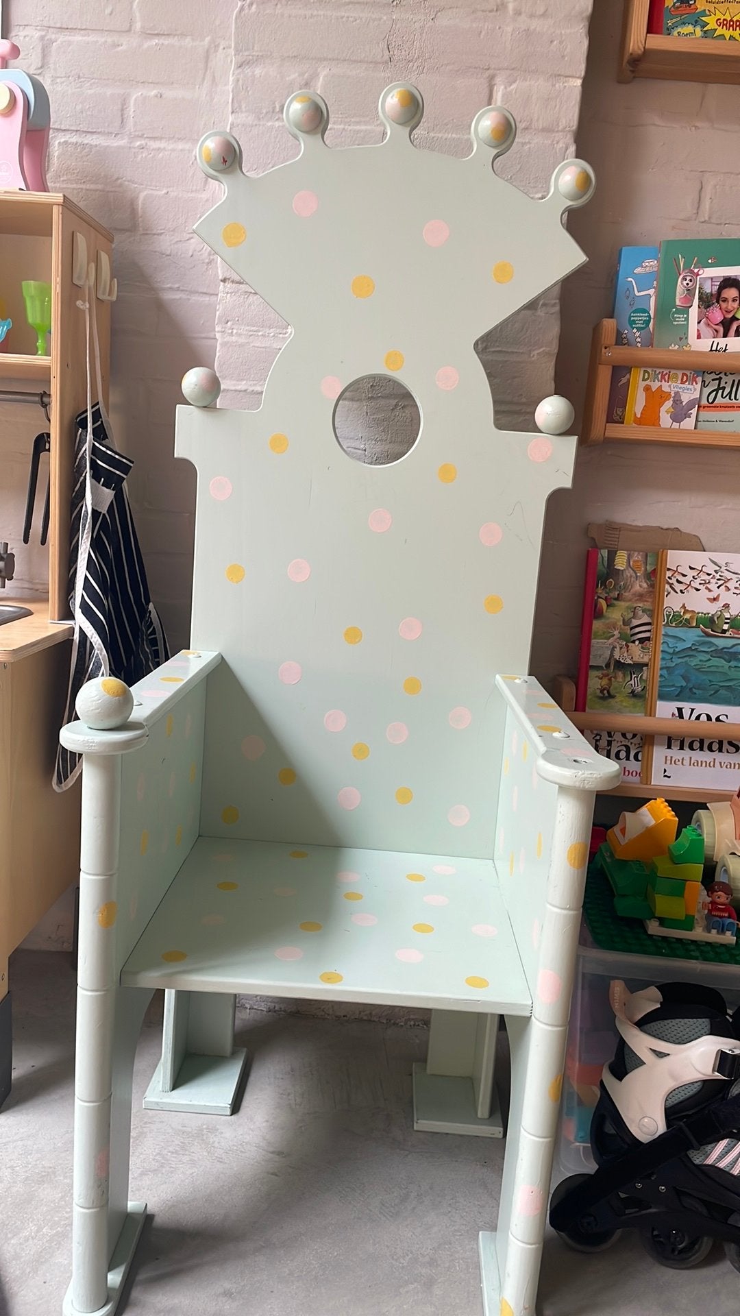 Gratis op te halen - kindertroon, Kinderen en Baby's, Kinderkamer | Tafels en Stoelen, Ophalen, Gebruikt, Stoel(en)