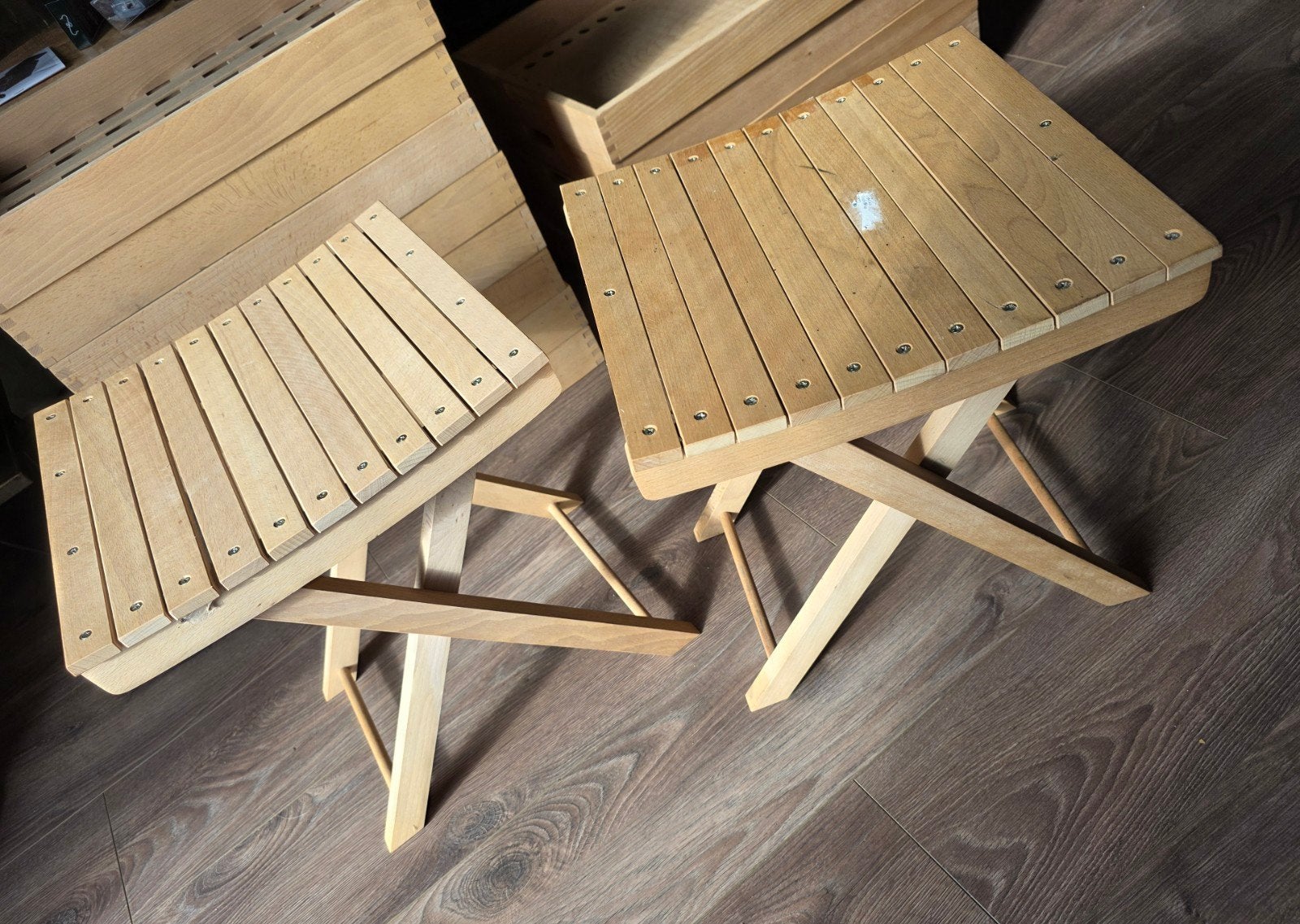 inklapbare houten krukjes / bijzettafels – FSC 100%, Ophalen, Nieuw, Hout
