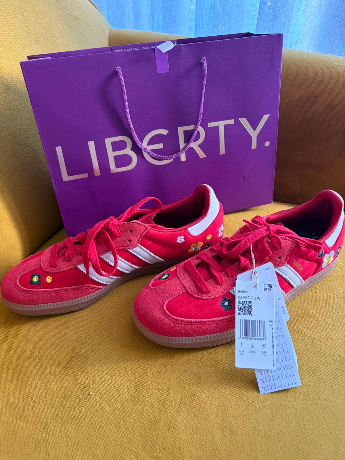 Adidas Handball Spezial x Liberty London – 42 rood/off white, Nieuw, Ophalen of Verzenden, Sneakers of Gympen, Rood