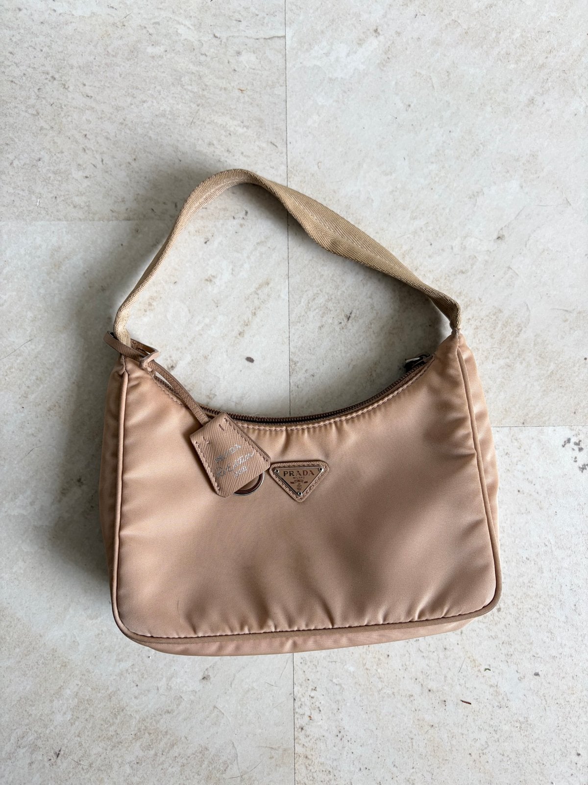 Prada Re-Edition 2000 Nylon Mini Bag Beige, Ophalen of Verzenden, Zo goed als nieuw, Beige, Schoudertasje