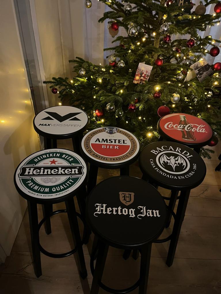 Nieuwe barkrukken met logo - €50,- per stuk bij afhalen!, Huis en Inrichting, Barkrukken, 5 krukken of meer, Met voetsteun, 60 tot 90 cm