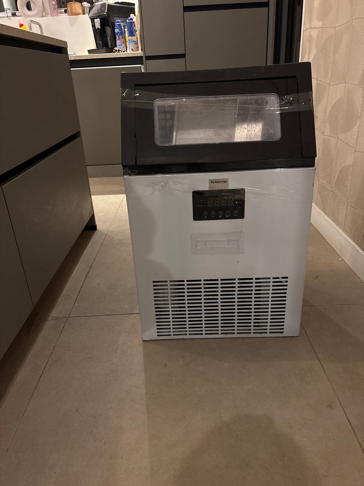 Nieuwe Klarstein IJsblokjesmachine - 55 kg capaciteit, Witgoed en Apparatuur, Zonder vriesvak, 200 liter of meer, Nieuw, 45 tot 60 cm