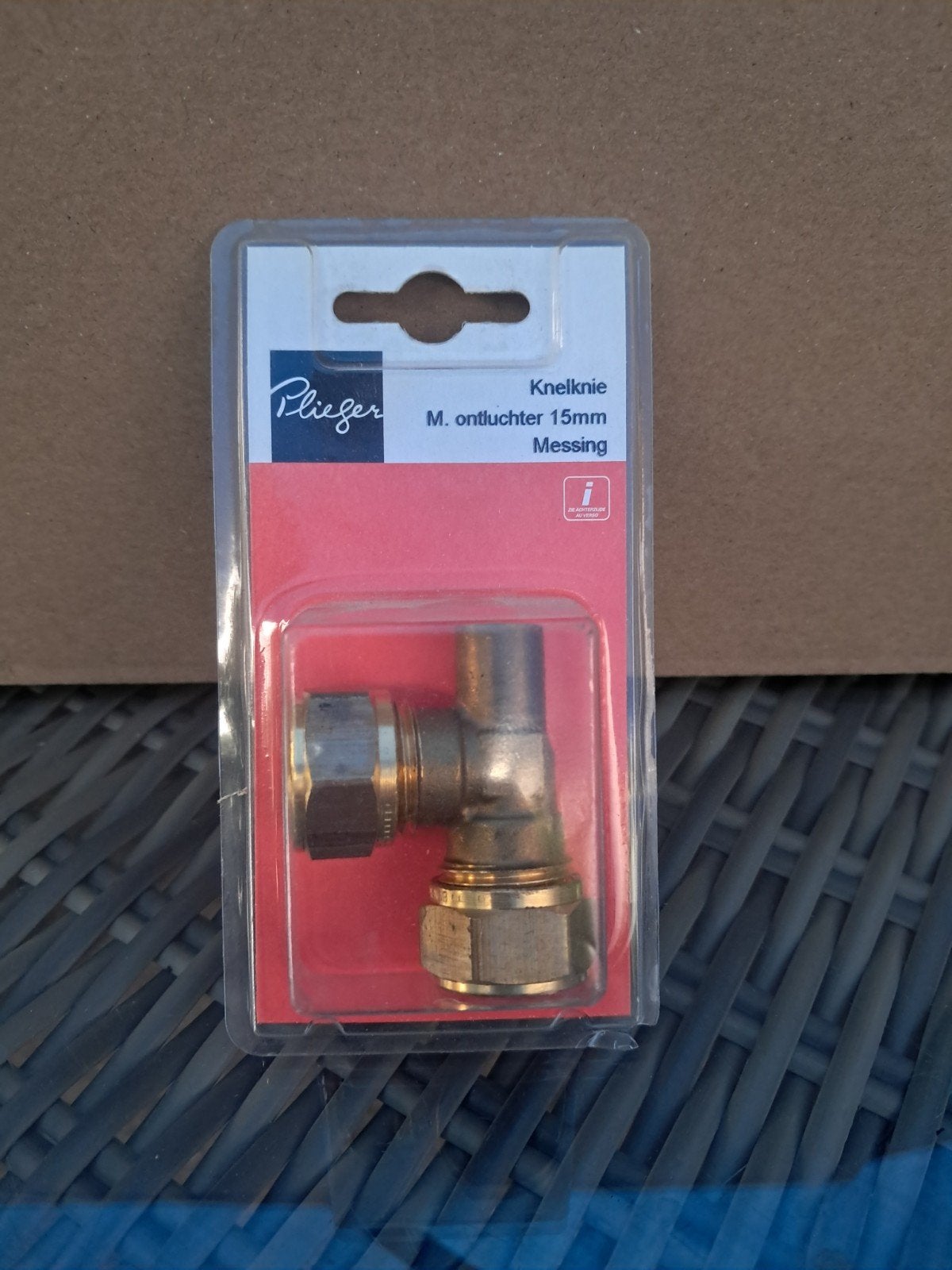 Plieger Knelknie met ontluchter 15mm haaks, Ophalen of Verzenden, Nieuw