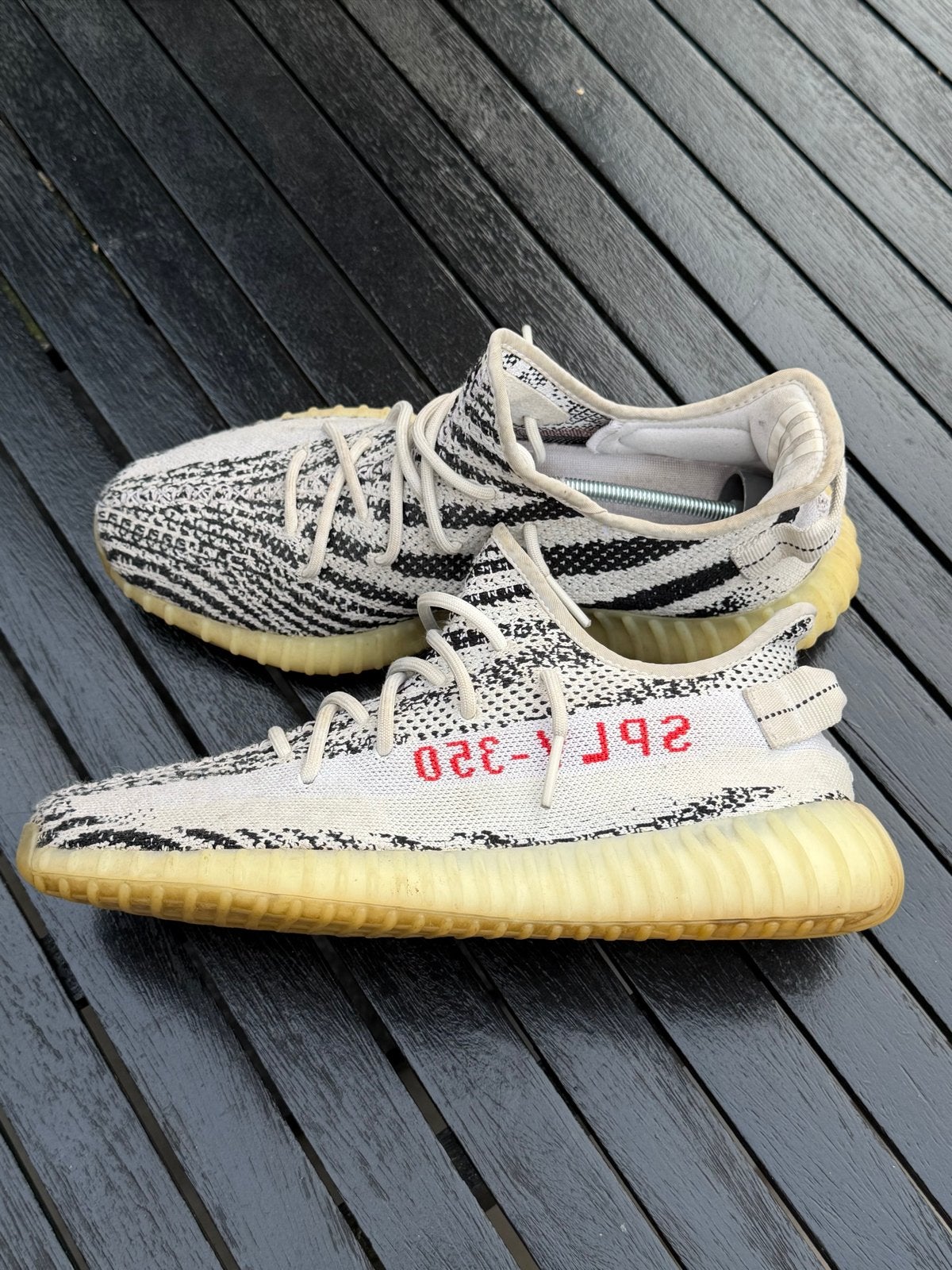 Adidas Yeezy Boost 350 V2 Zebra - Maat 44 2/3, Kleding | Heren, Ophalen of Verzenden, Gedragen, Wit, Sneakers of Gympen