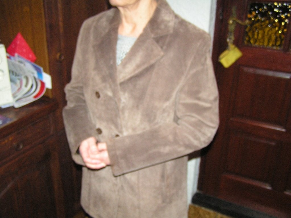 oude bruine suede dames winterjas maat 38 uit de jaren 70/80, Antiek en Kunst, Ophalen of Verzenden, Dames