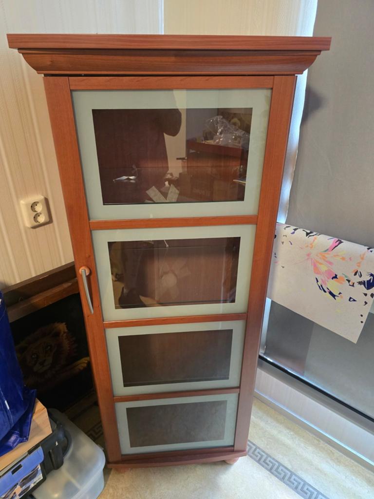 Mooie vitrinekast met glazen planken, Huis en Inrichting, Kasten | Vitrinekasten, Ophalen, Minder dan 50 cm, Glas, Klassiek