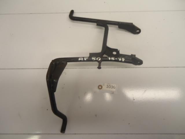 AP50 Suzuki Middenbok D1-32616