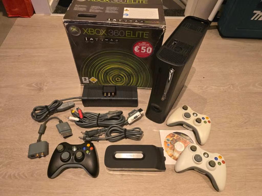 Xbox 360 Elite 120GB - Met Games & Controller & Extras, Spelcomputers en Games, Spelcomputers | Xbox 360, 360 Elite of Super Elite